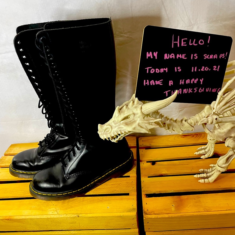 Dr Martens 20 Eye Black Size 10